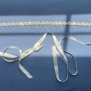 Rhinestone bridal belt - flower-shaped